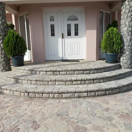 جاسمينا بيهاتش